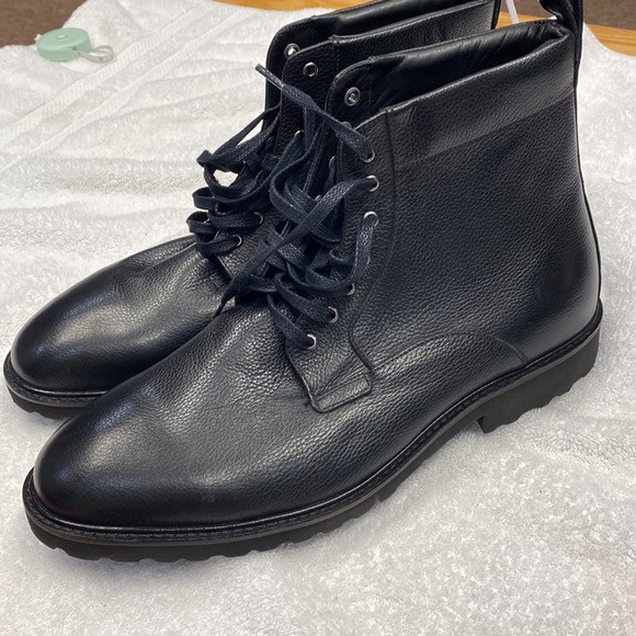 Donald Pliner James black boot size 10.5 s4.16